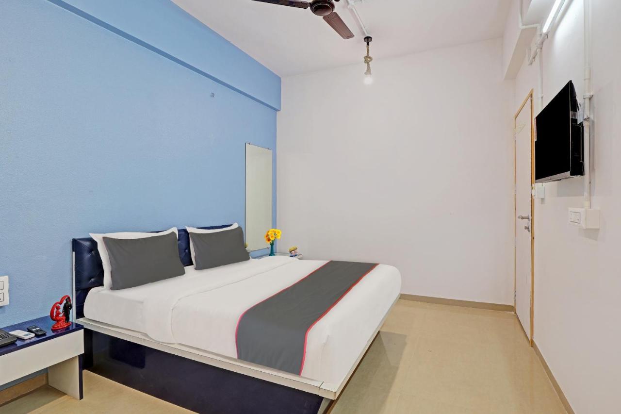 Hotel Solitaire, Best Luxurious Hotel Ac Rooms In Surat Exterior photo