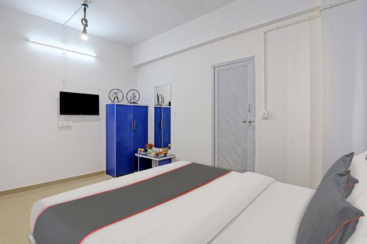 Hotel Solitaire, Best Luxurious Hotel Ac Rooms In Surat Exterior photo